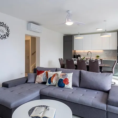 Osvit Apartment *